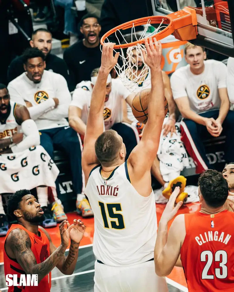 Slam's official account shared photos from yesterday's game: The Trail Blazers had a blast on holiday.