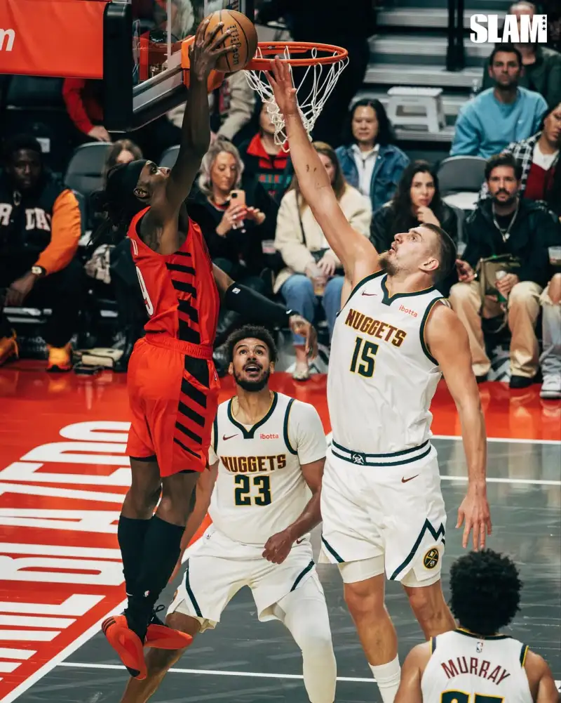 Slam's official account shared photos from yesterday's game: The Trail Blazers had a blast on holiday.