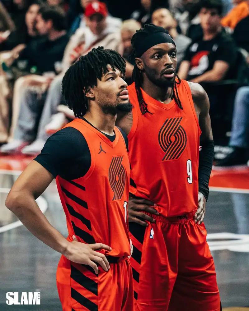 Slam's official account shared photos from yesterday's game: The Trail Blazers had a blast on holiday.