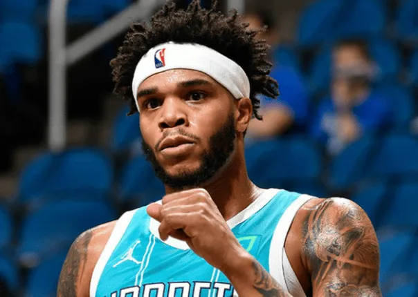 Bridges went on a scoring spree! He scored 18 points, grabbed 4 rebounds, and dished out 1 assist in the first quarter, shooting 7-for-9 from the field and 4-for-6 from three-point range.