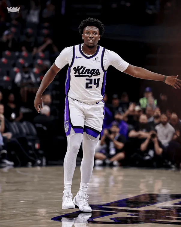 Happy 25th birthday! The Kings' official media posted photos to celebrate Isaiah Stevens' birthday.