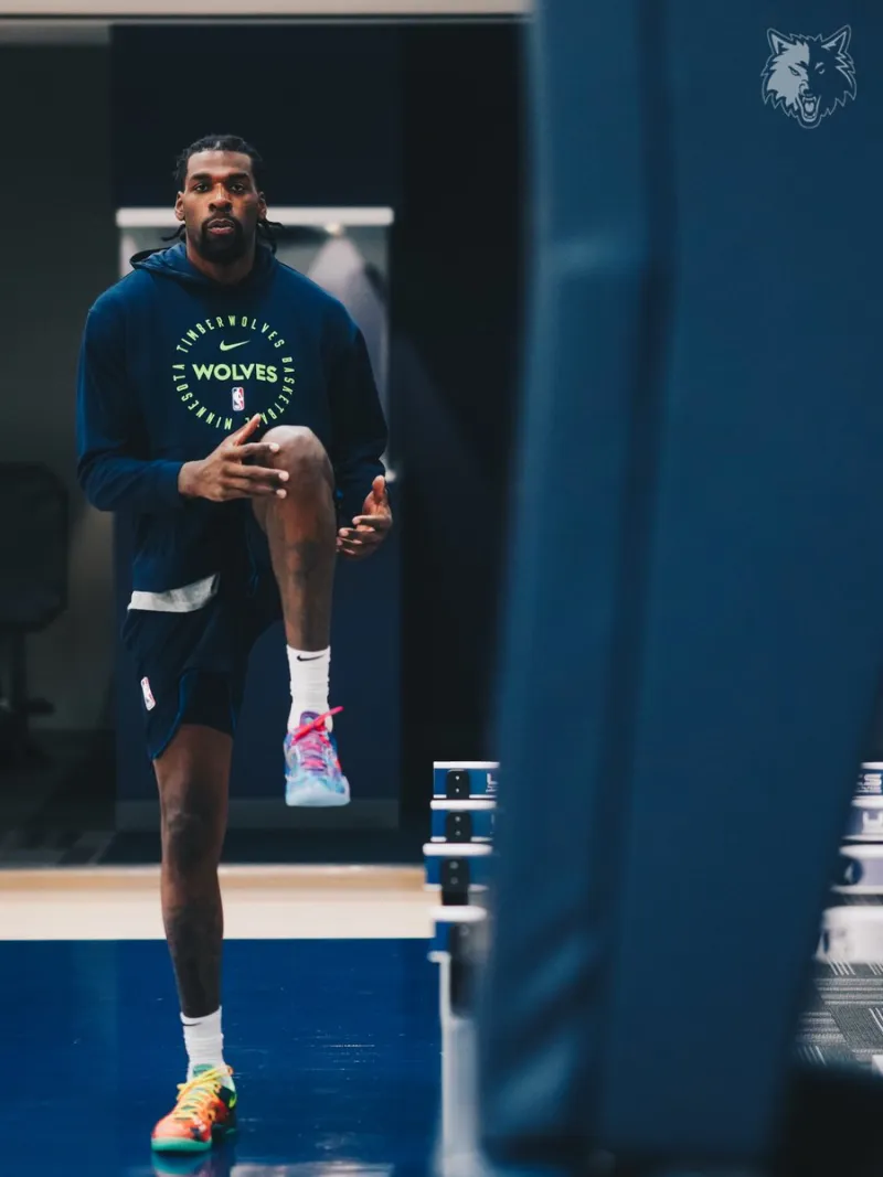 Build muscle! The Timberwolves' official account shared photos of players in the gym with fans.