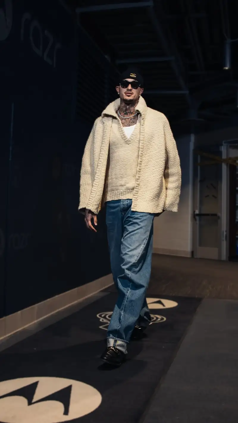 A stylish man's daily life! Kyle Kuzma shares his off-court photos with fans on Instagram.