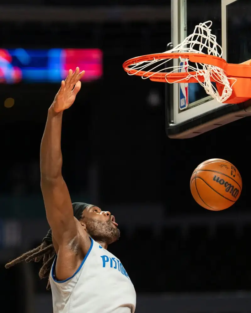 First training session in Mexico City! The Pistons' official account posted photos of the players training they will face the Mavericks tomorrow.