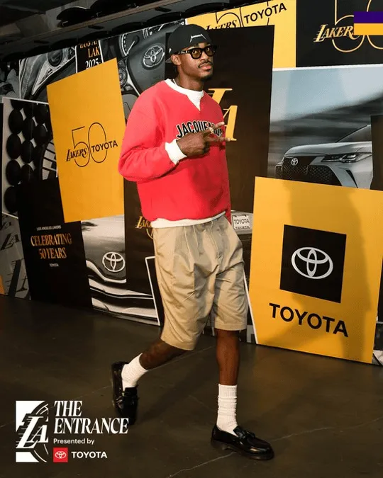 Defend home court! Lakers' official media updates player entrance photos: All for Los Angeles