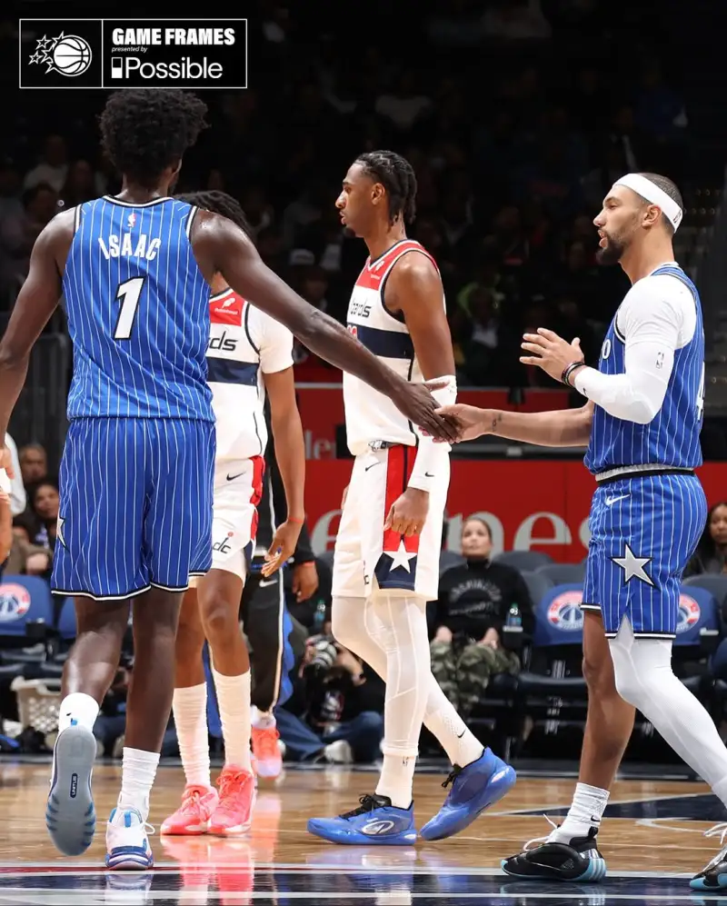The Magic celebrated their third win! The team's official account posted photos of the players on the court yesterday.