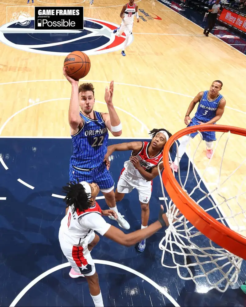 The Magic celebrated their third win! The team's official account posted photos of the players on the court yesterday.