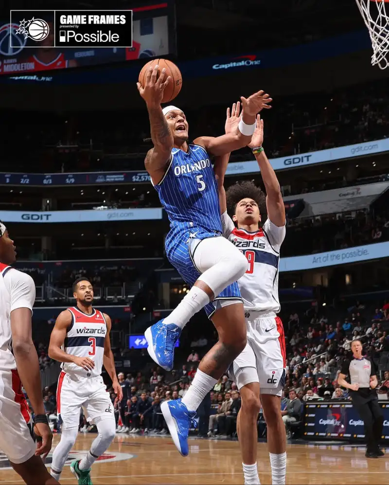 The Magic celebrated their third win! The team's official account posted photos of the players on the court yesterday.