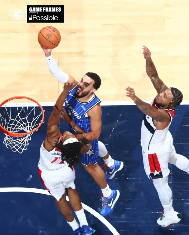 The Magic celebrated their third win! The team's official account posted photos of the players on the court yesterday.