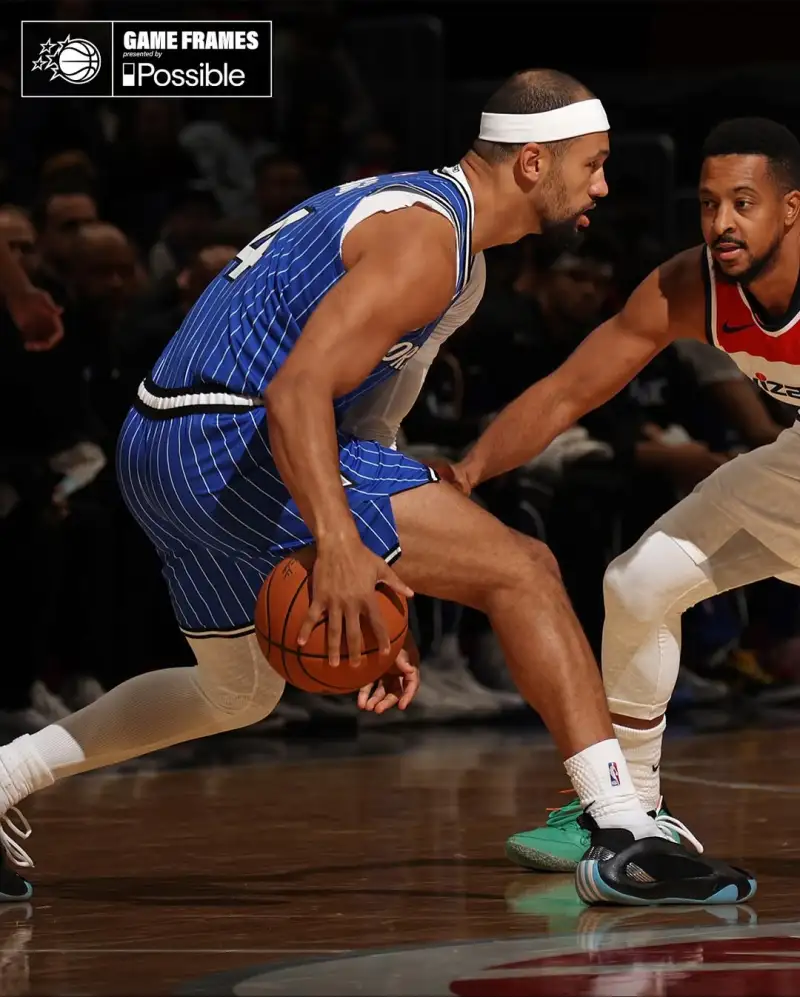 The Magic celebrated their third win! The team's official account posted photos of the players on the court yesterday.