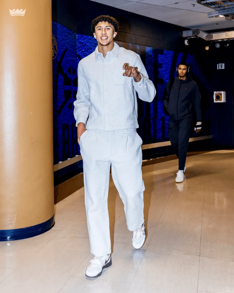 Arrival in Denver! Sacramento Kings' official media posted photos of the players entering the arena: Russell Westbrook returns to Denver!