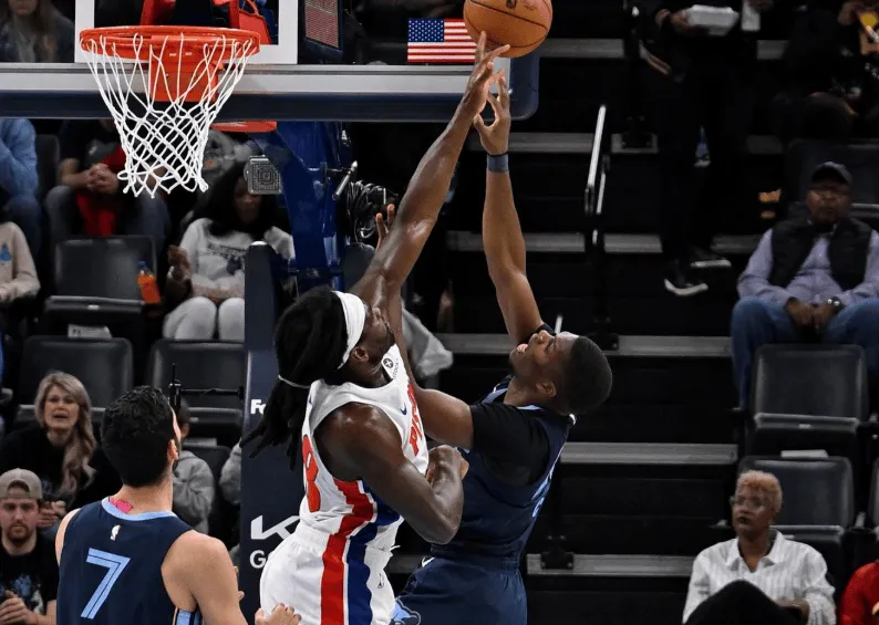 Stewart scored 26 points, grabbed 16 rebounds, and blocked 4 shots, setting a new career high in scoring.