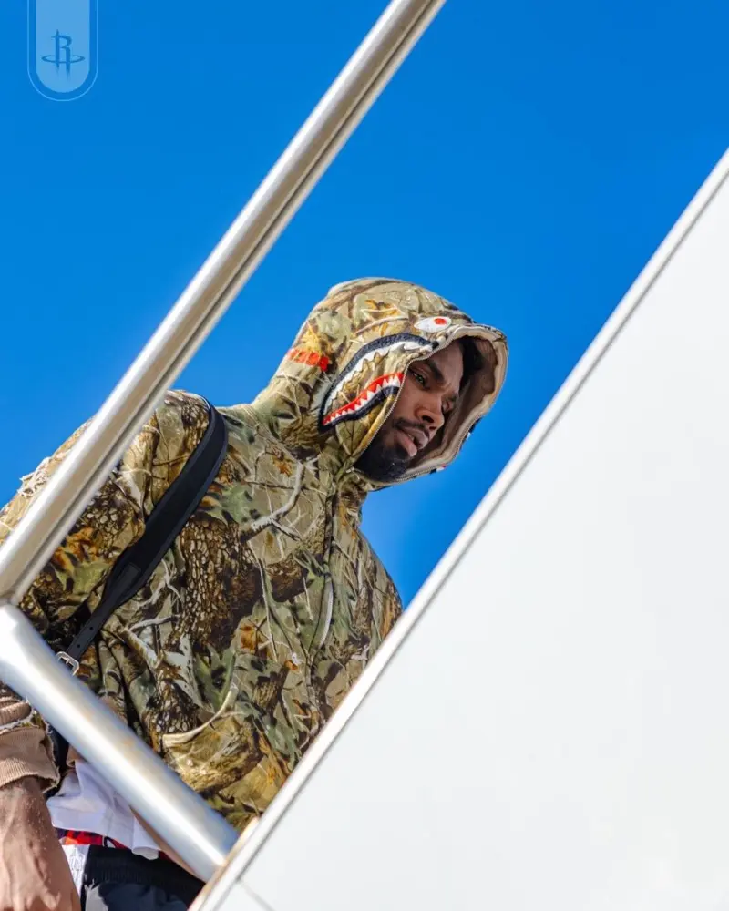 Aiming for a five-game winning streak! Rockets share photos of players boarding the plane on social media: accumulating frequent flyer miles in advance.