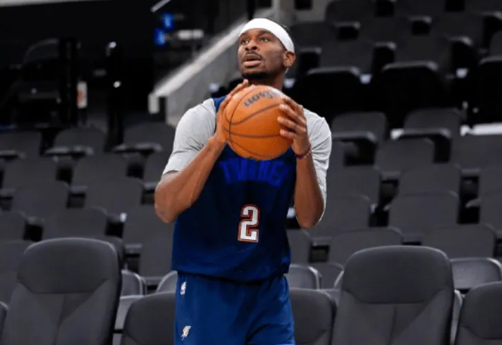 Alexander has scored 20+ points in 80 consecutive games, surpassing Robertson to rank third all-time.