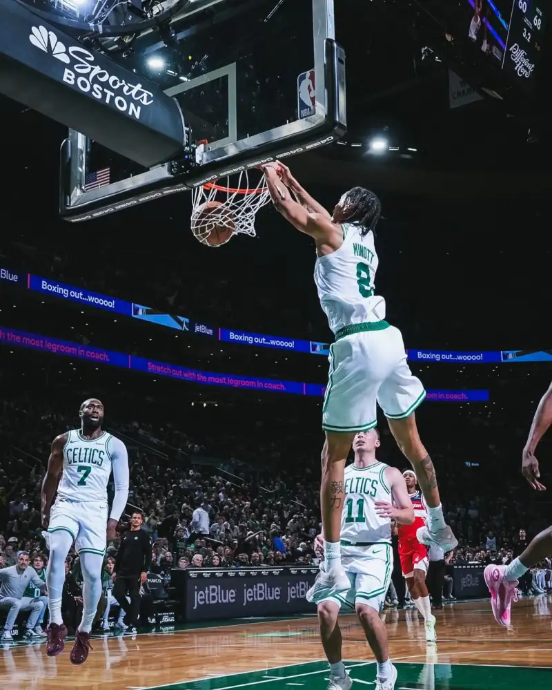 One alley-oop after another! The Celtics' official account shared photos of Minott on the court with fans.