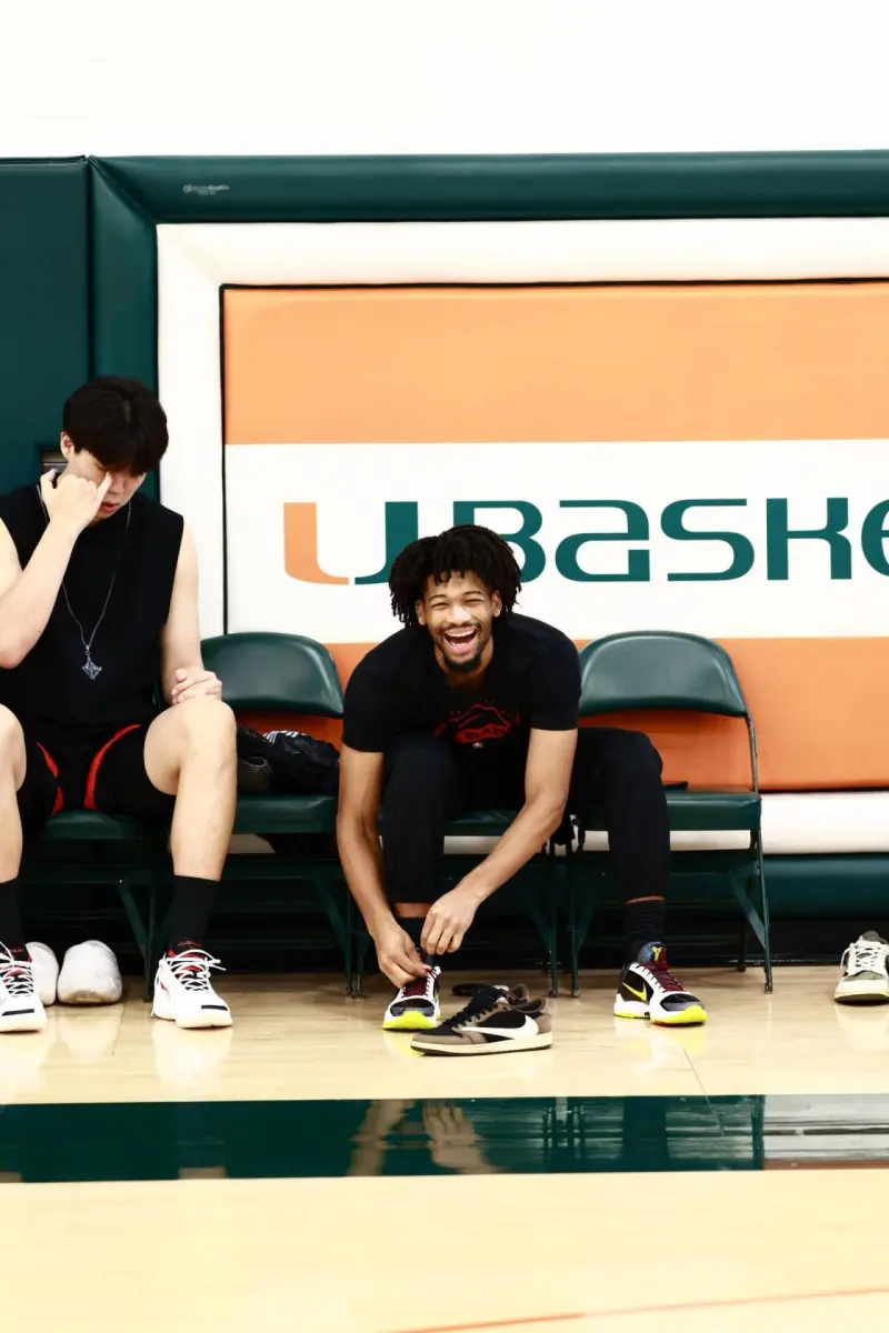 The Portland Trail Blazers posted training photos: the team atmosphere was relaxed.
