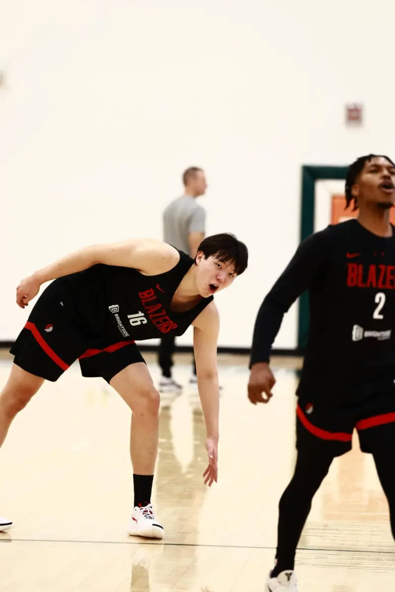The Portland Trail Blazers posted training photos: the team atmosphere was relaxed.