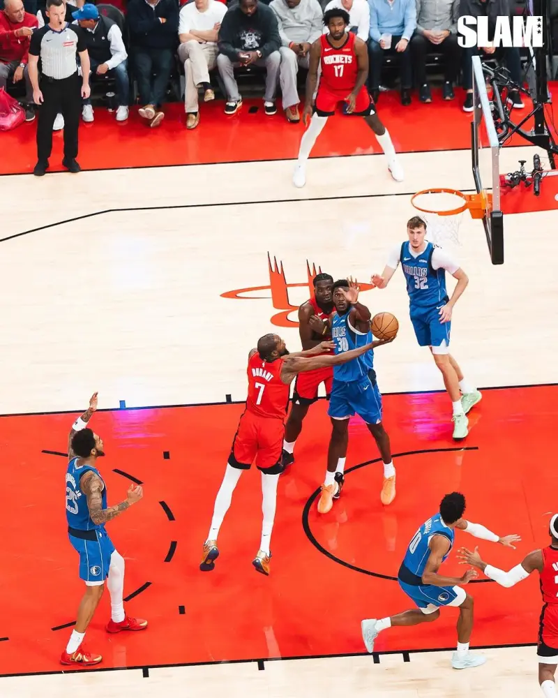 His scoring ability remains top-notch! Slam's official account shared photos of Durant on the court with fans.