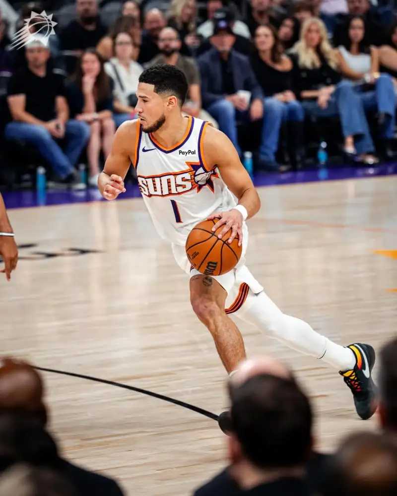 Sun celebrates team's victory over Clippers by posting photos of himself on the court.