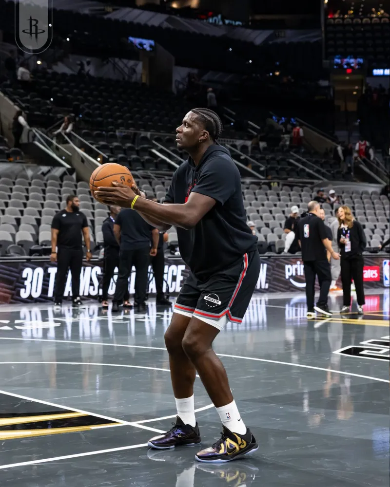 The Rockets' social media account shared moments of the players warming up before the game, featuring Durant and Adams.