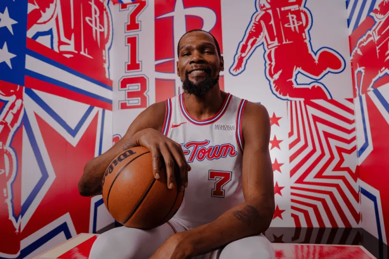 Back home! Rockets' official media posts player posters: They'll be wearing city-themed jerseys in the next game.