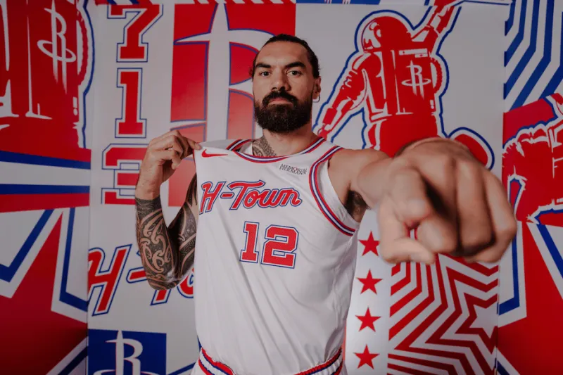 Back home! Rockets' official media posts player posters: They'll be wearing city-themed jerseys in the next game.