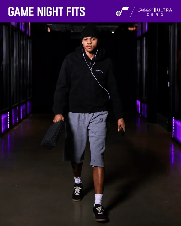 Jazz players enter the arena: wired headphones reinstated.