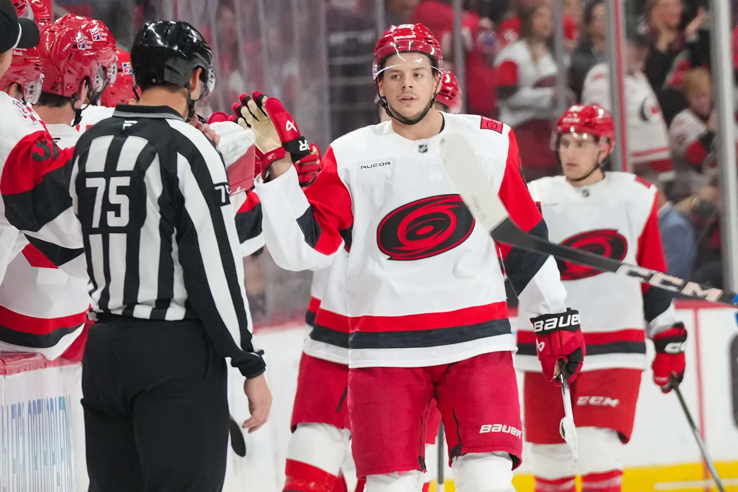 1762917479797465.jpg Hurricanes defeat Sabres 6-3