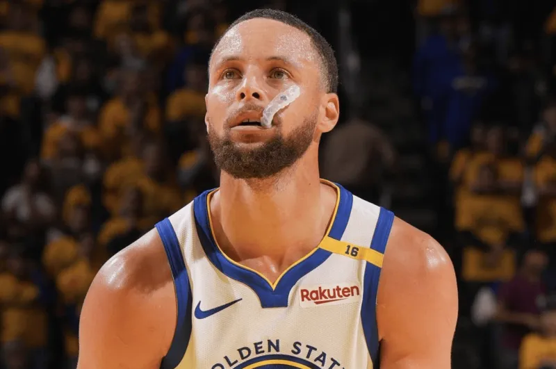 American reporter: Curry is still great, he deserves a better team and teammates.