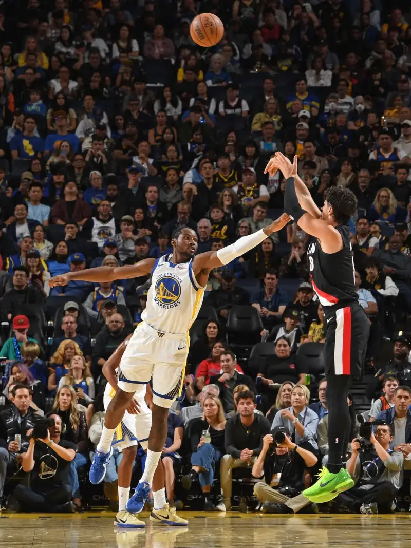 What's his physique like? Deni Avdia posts a recent photo.