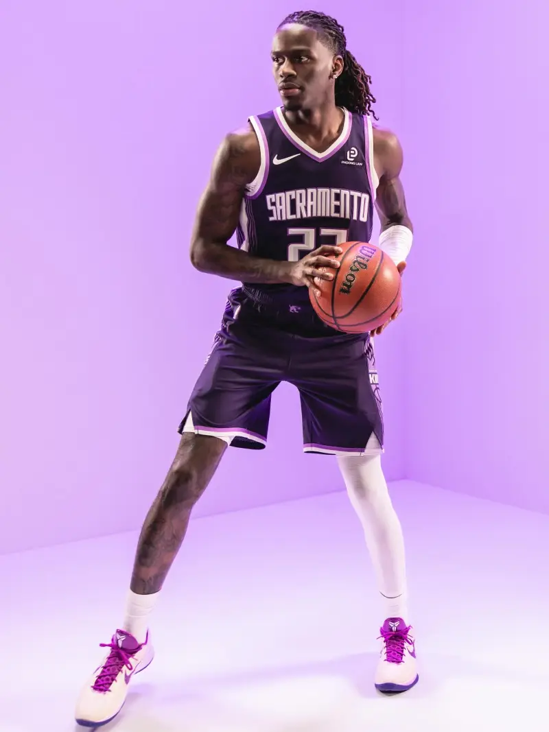 46.7% from three-point range! Keane Ellis shares his official outfit photo on Instagram with fans.