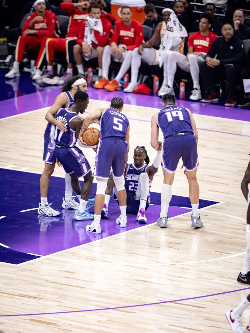 46.7% from three-point range! Keane Ellis shares his official outfit photo on Instagram with fans.