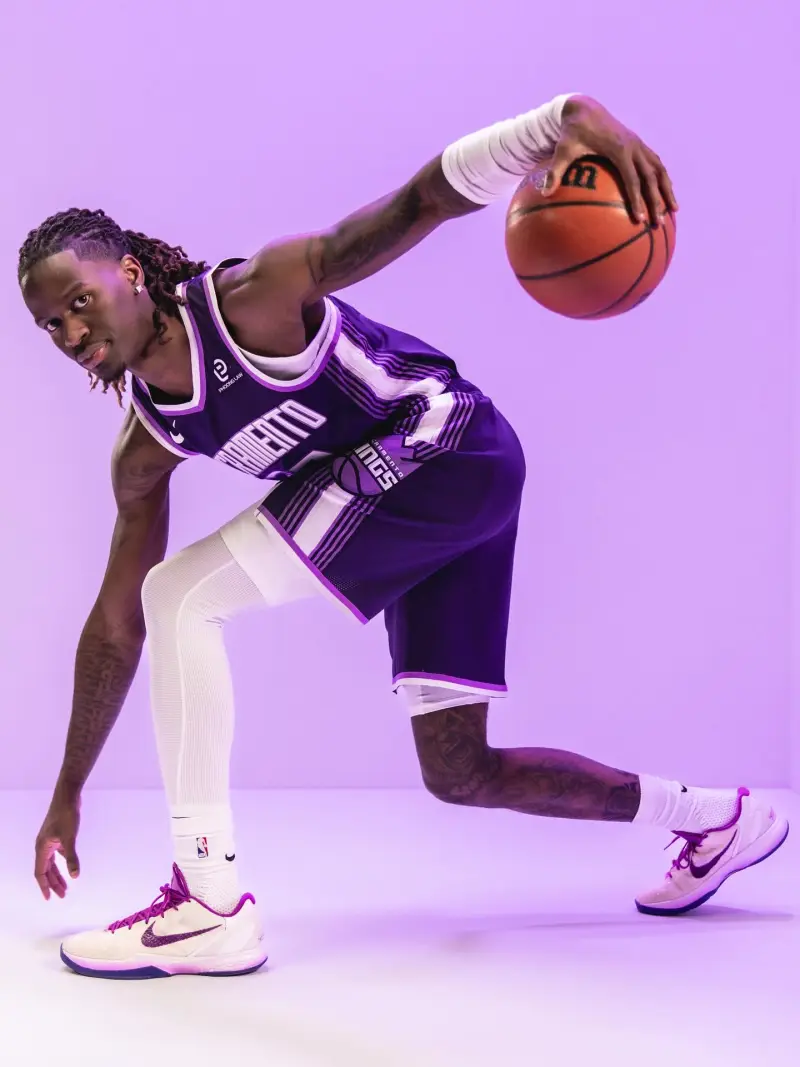 46.7% from three-point range! Keane Ellis shares his official outfit photo on Instagram with fans.