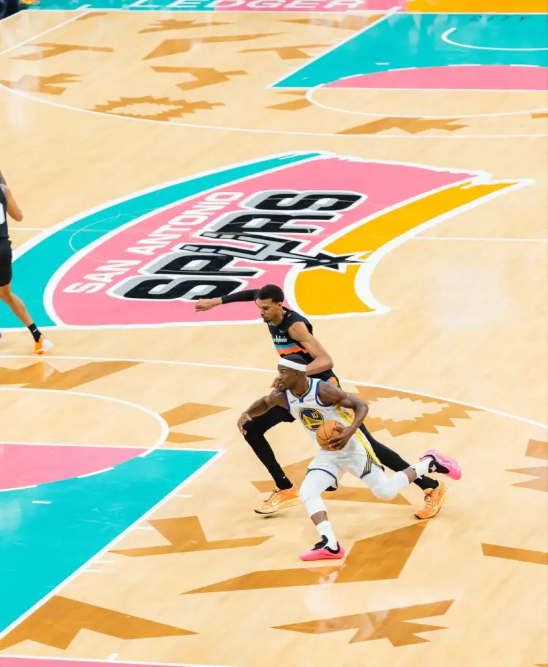 Jimmy Butler shared photos from yesterday's game on Instagram, showing him defeating a strong opponent.