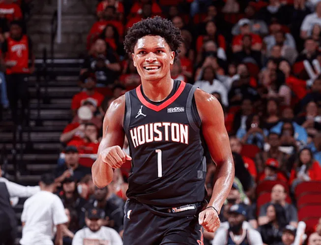 The Rockets recorded 16 steals and 6 blocks, while committing only 6 turnovers.