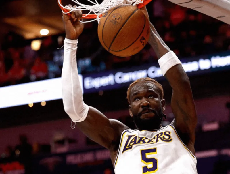 Ayton equals his career-high single-game plus-minus record.