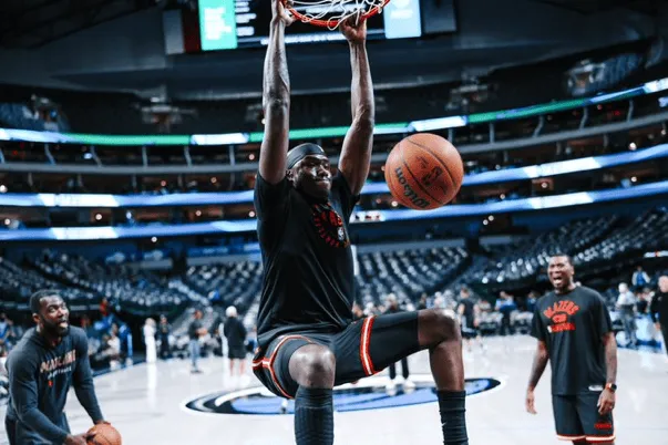 The Portland Trail Blazers' official account posted training photos of the players.