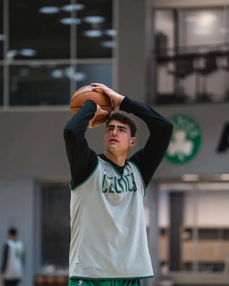 A major battle is imminent! The Celtics are preparing for their game against the Clippers.