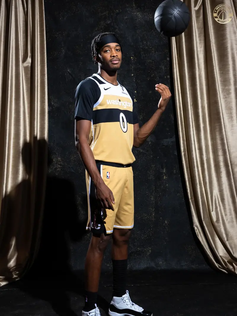 1 win, 11 losses! Wizards official announcement: This gold jersey will make its debut on November 16th.