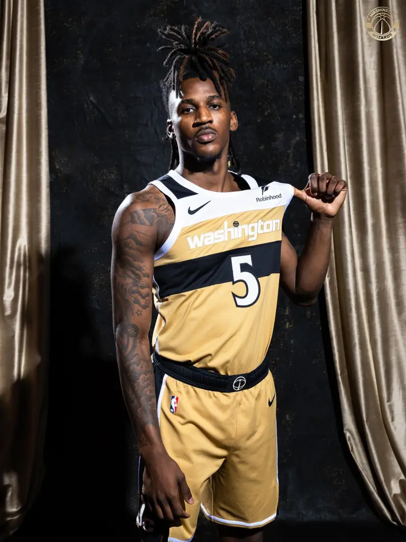 1 win, 11 losses! Wizards official announcement: This gold jersey will make its debut on November 16th.