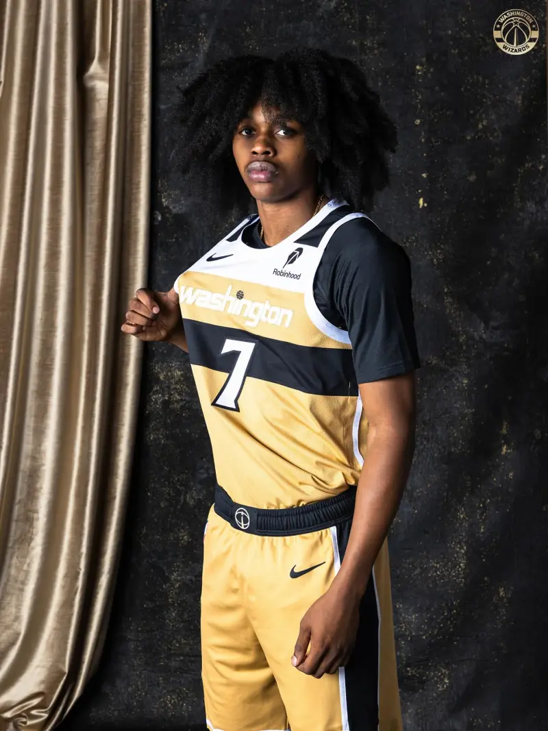 1 win, 11 losses! Wizards official announcement: This gold jersey will make its debut on November 16th.