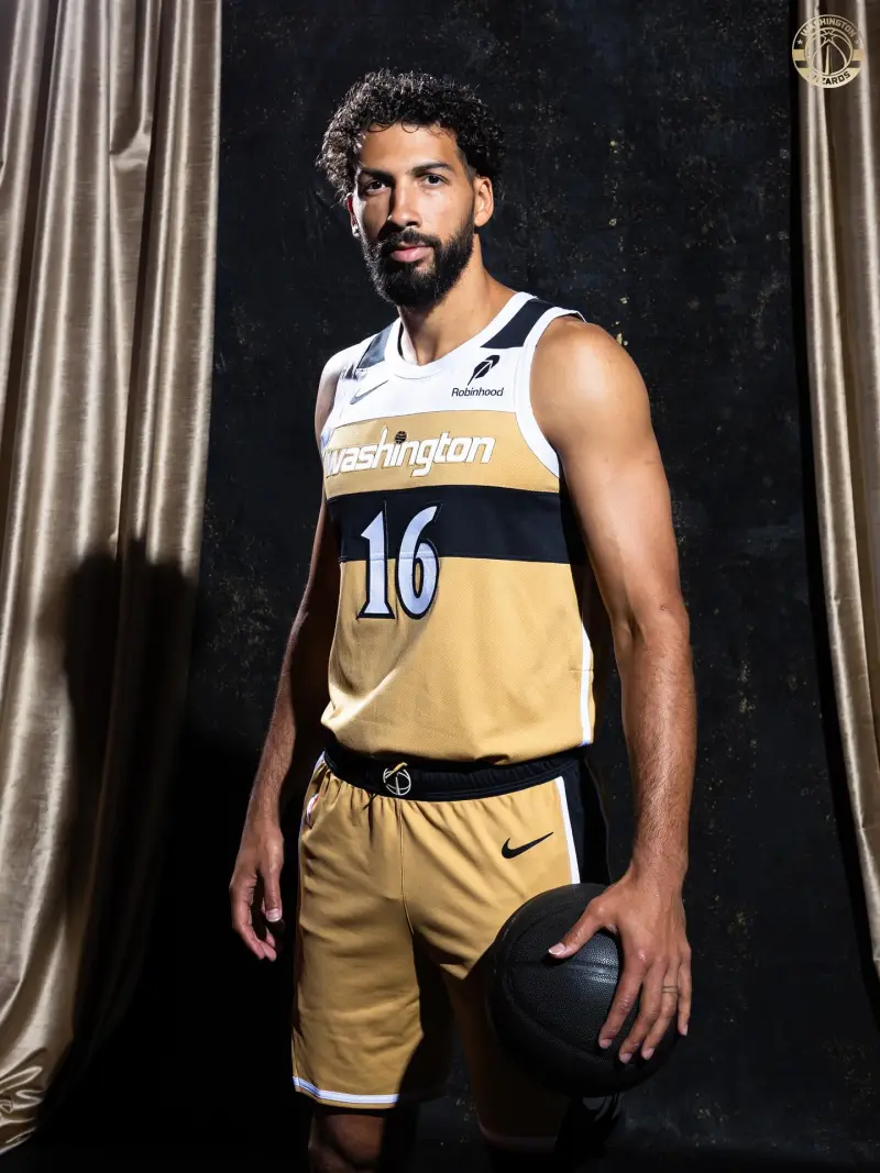1 win, 11 losses! Wizards official announcement: This gold jersey will make its debut on November 16th.