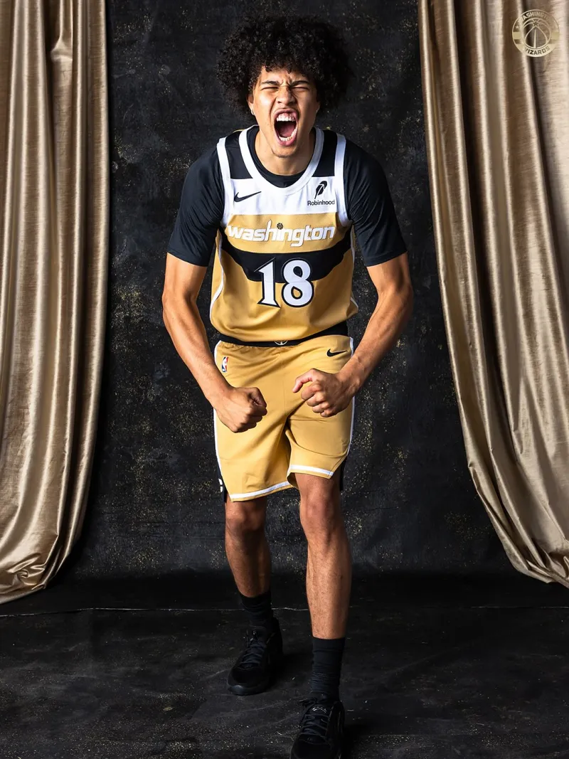 1 win, 11 losses! Wizards official announcement: This gold jersey will make its debut on November 16th.