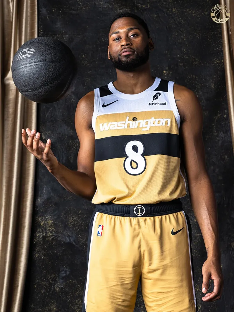 1 win, 11 losses! Wizards official announcement: This gold jersey will make its debut on November 16th.