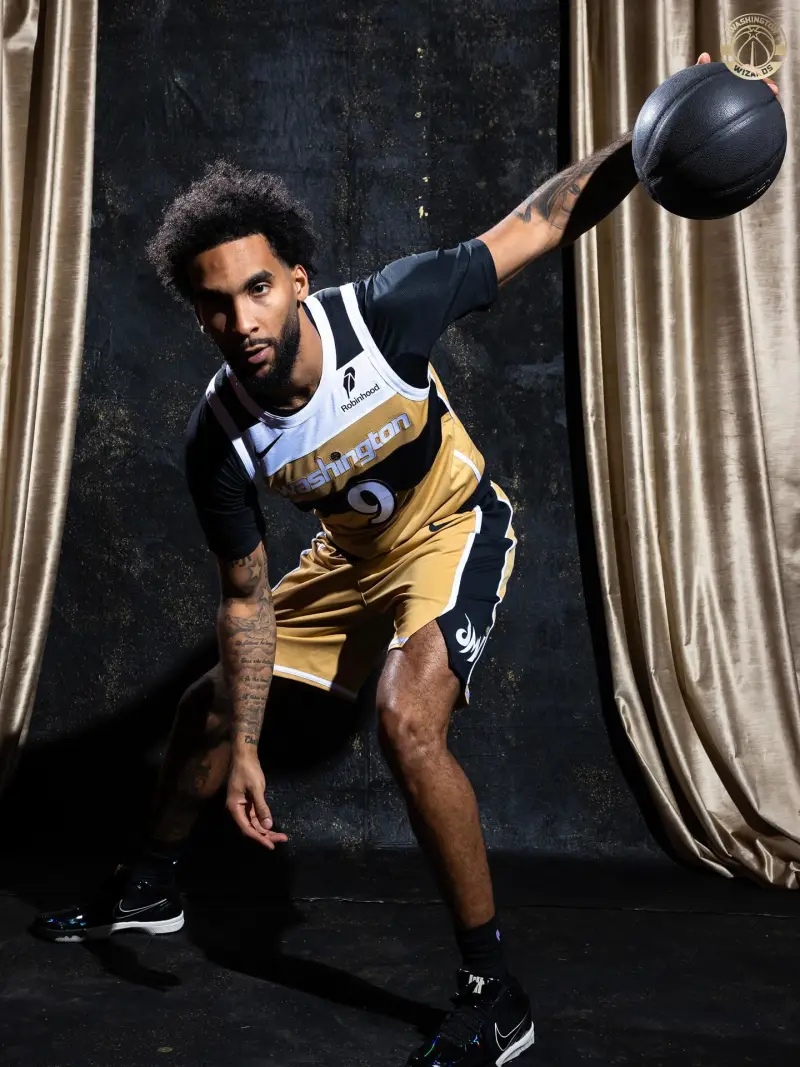 1 win, 11 losses! Wizards official announcement: This gold jersey will make its debut on November 16th.