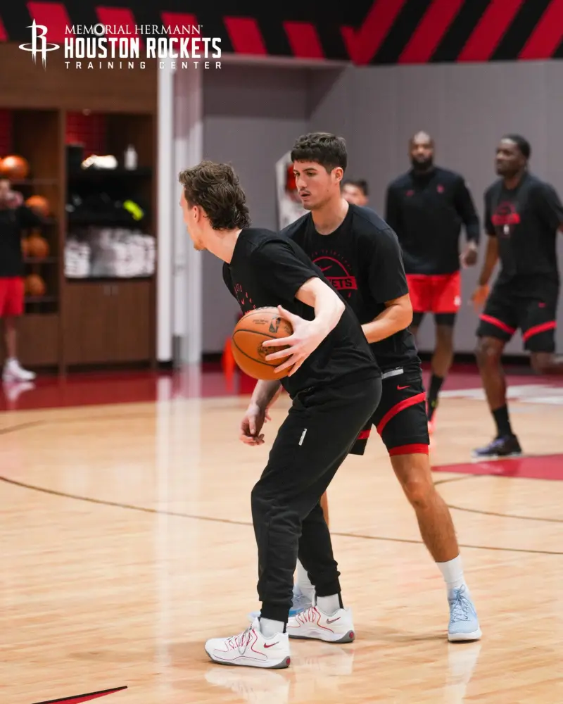 Rockets shared the latest training moments of their players on social media.