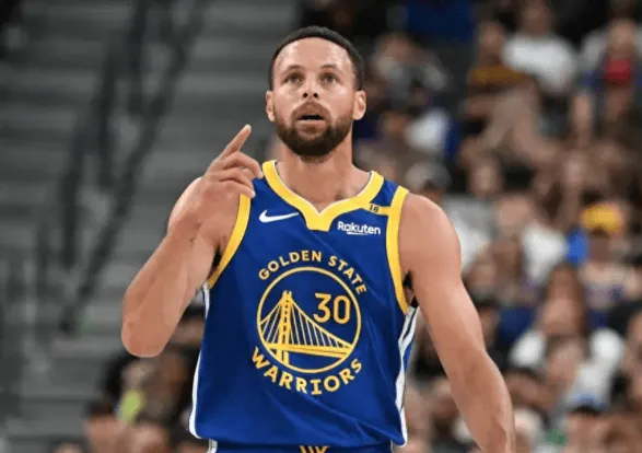 Curry surpassed Vince Carter in career scoring, ranking 22nd all-time.