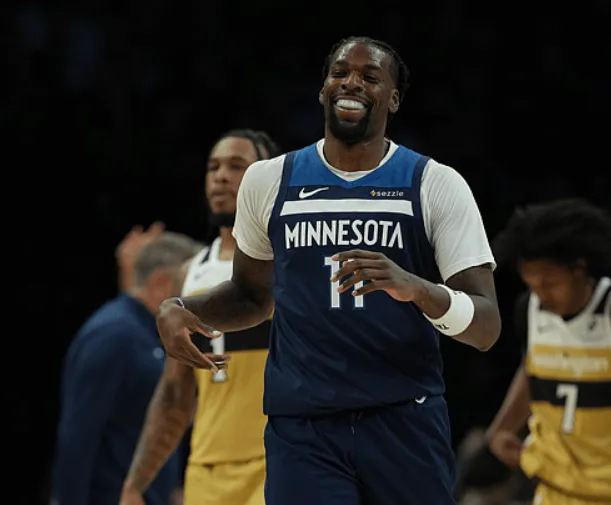 Naz Reid played 27 minutes, scoring 28 points and grabbing 5 rebounds on 5-of-10 shooting from three-point range.