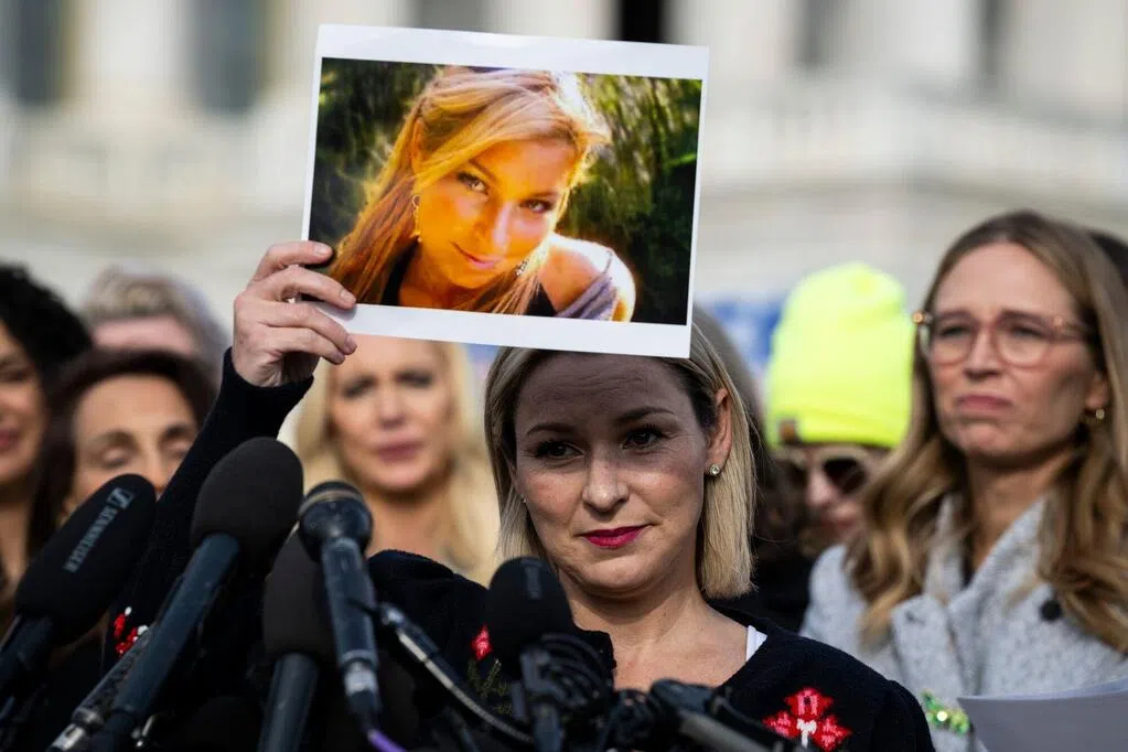 Trump signs bill directing the release of Epstein's files