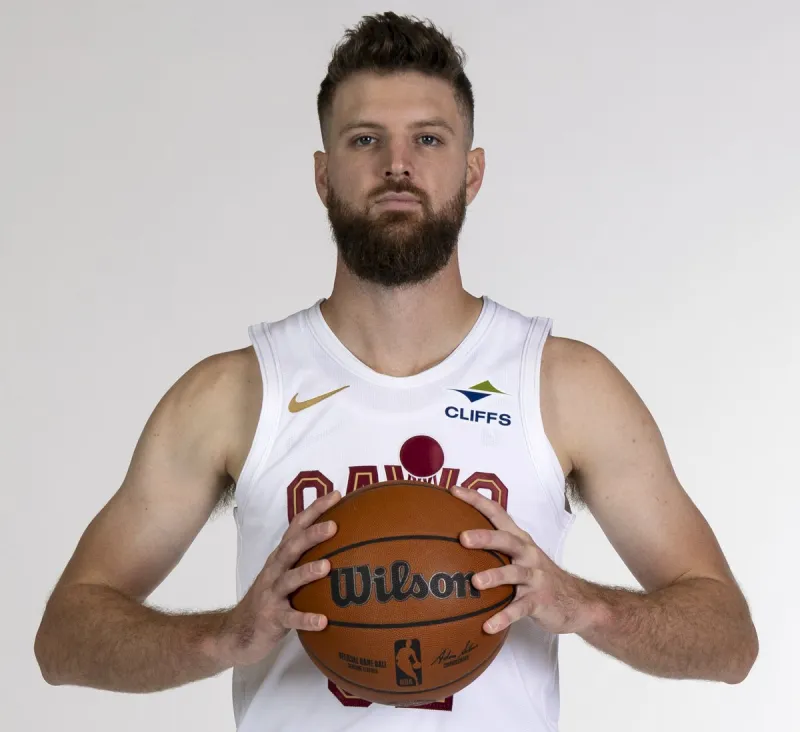 Happy 29th birthday! The NBA officially posted photos to celebrate Dean Wade's birthday.